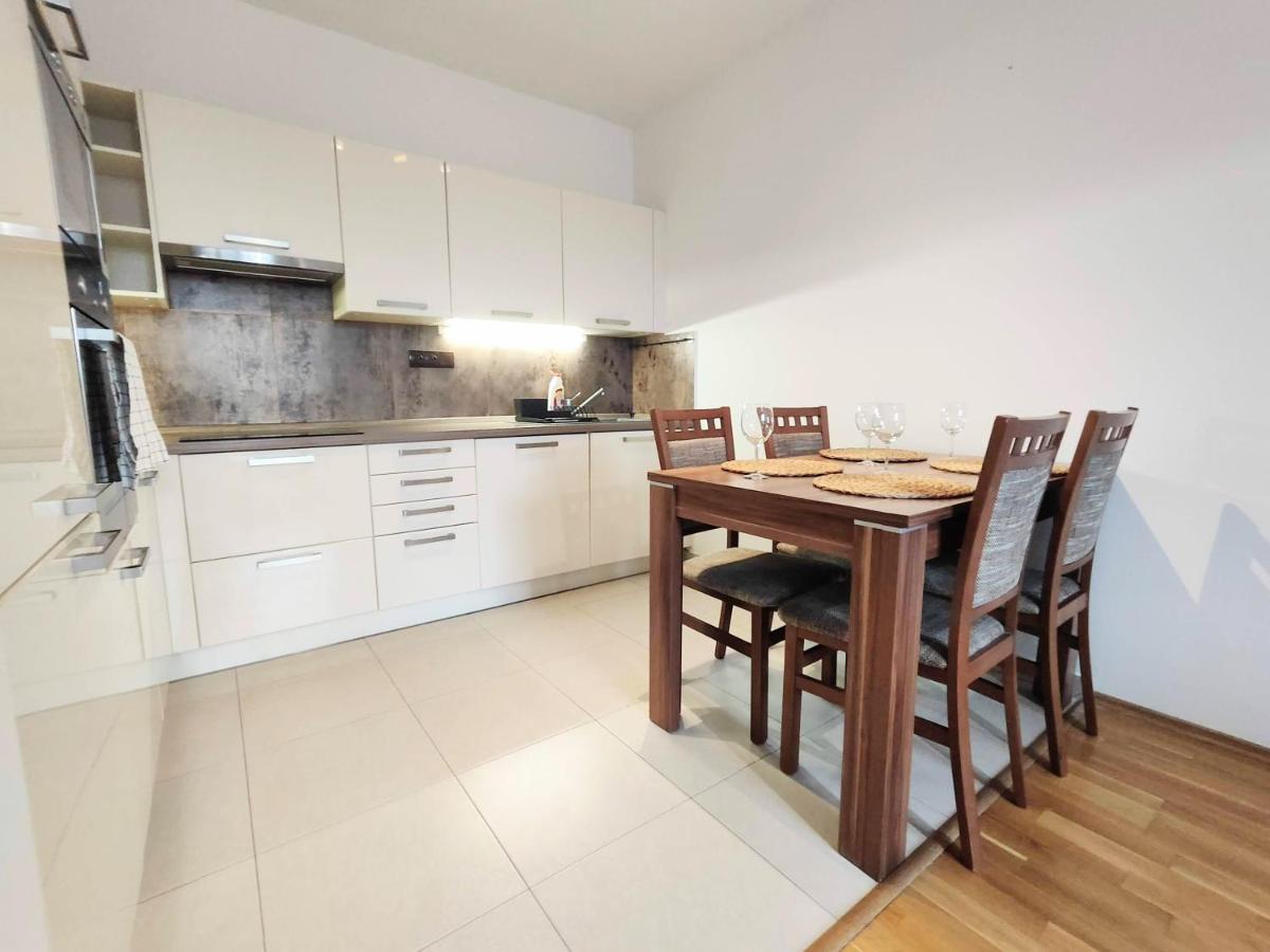 Mills - Free Parking - Balcony With City View - Close To Nivy Mall Bratislava Extérieur photo