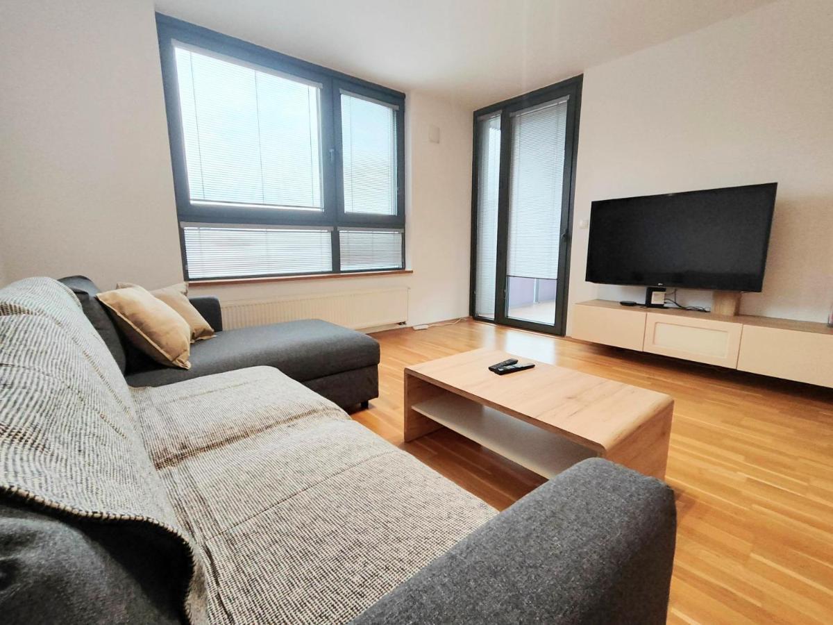 Mills - Free Parking - Balcony With City View - Close To Nivy Mall Bratislava Extérieur photo