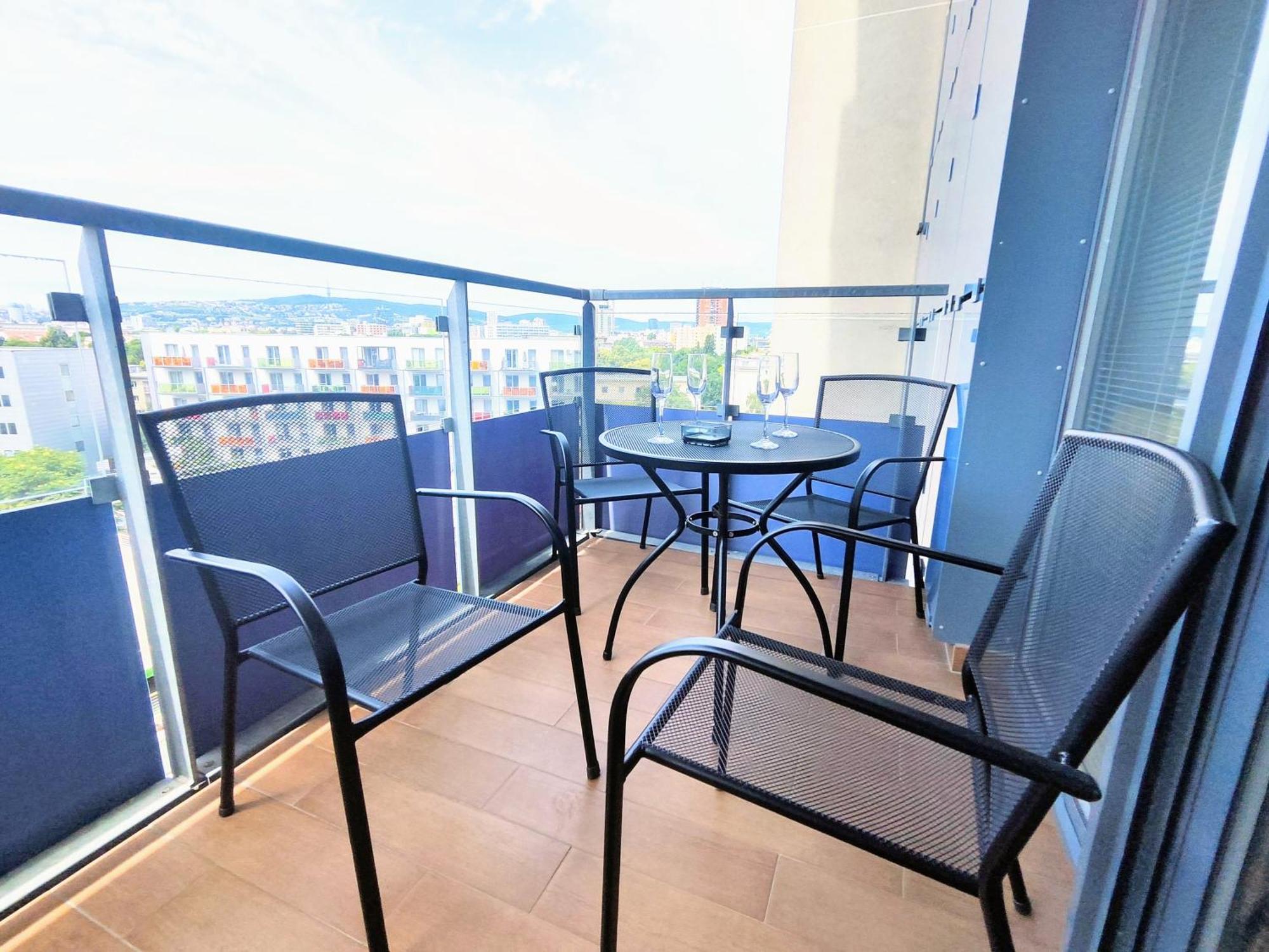 Mills - Free Parking - Balcony With City View - Close To Nivy Mall Bratislava Extérieur photo