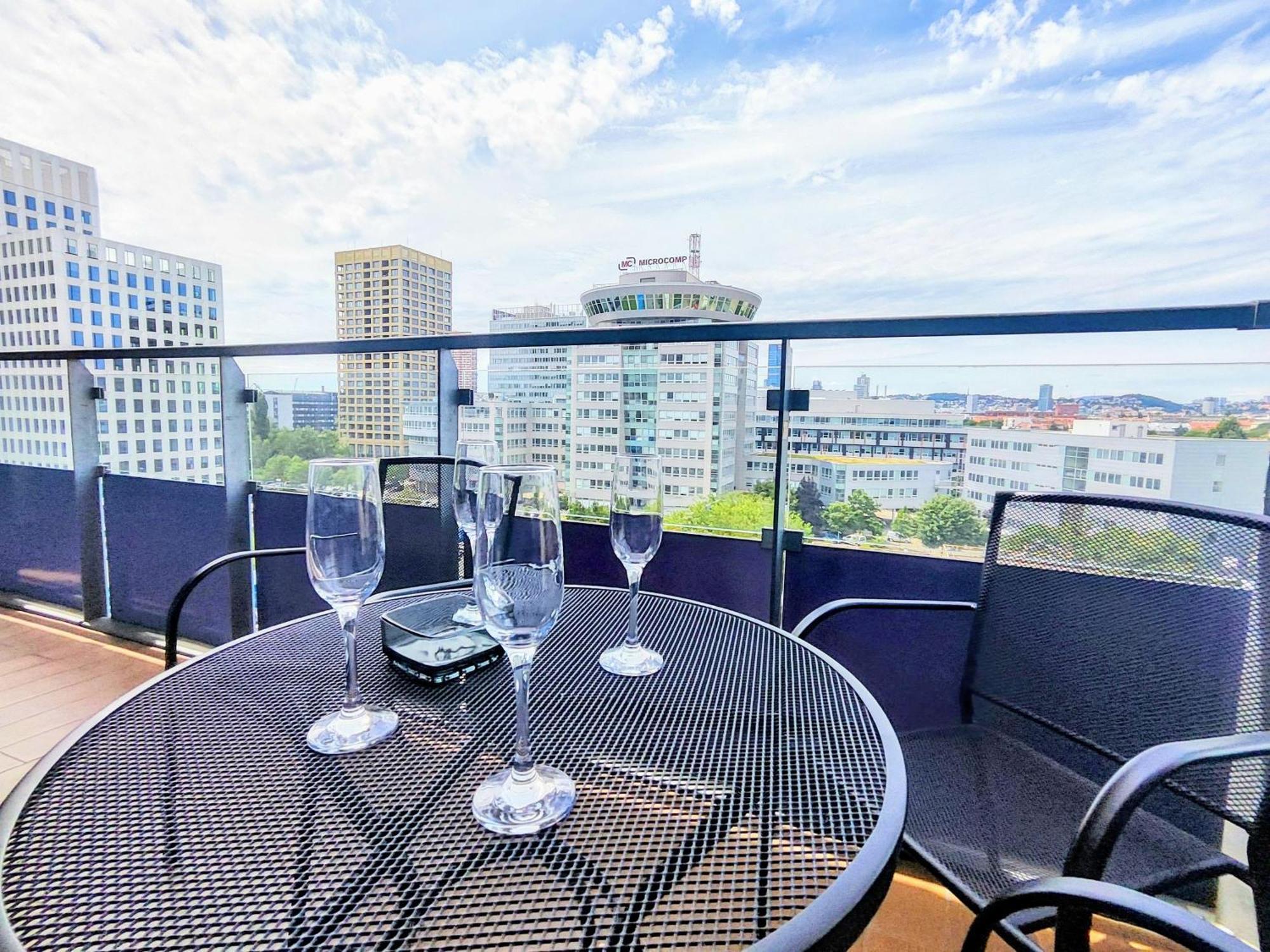 Mills - Free Parking - Balcony With City View - Close To Nivy Mall Bratislava Extérieur photo